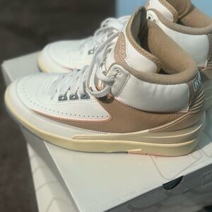 Nike Air Jordan 2 High Tops in White and Tan $59 Women’s 9 US & Men’s 7.5 US